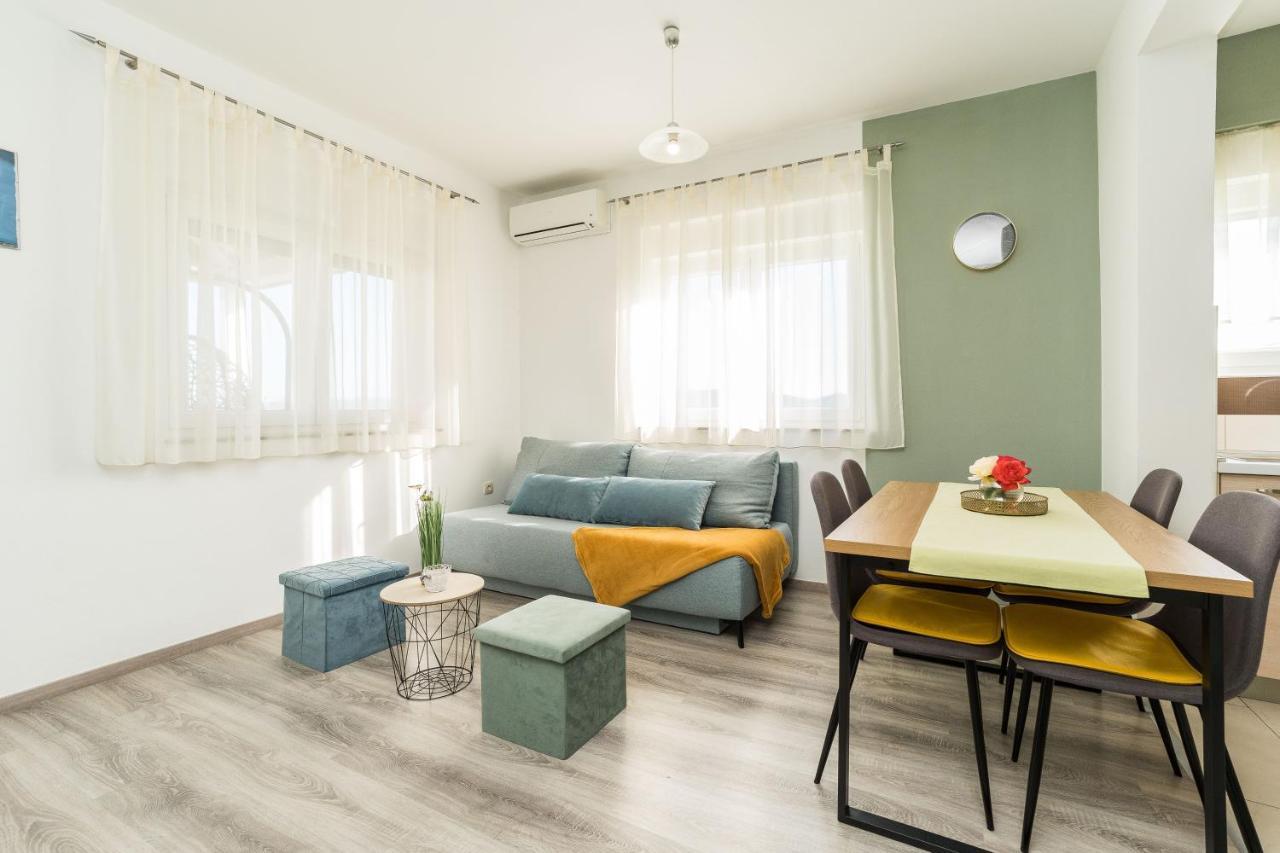 Apartments Matilda Sukošan エクステリア 写真