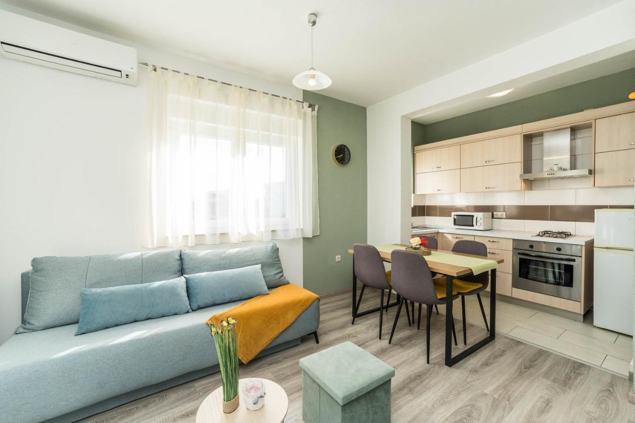 Apartments Matilda Sukošan エクステリア 写真