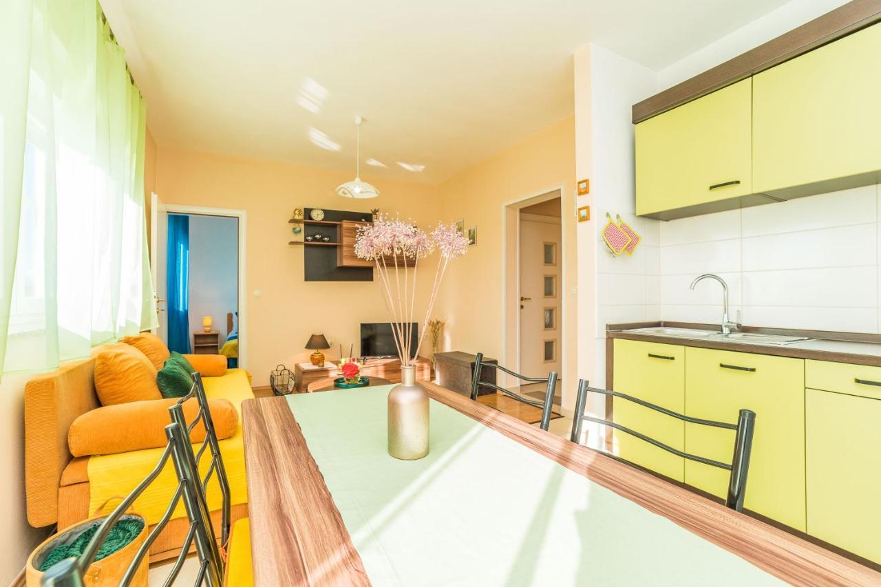 Apartments Matilda Sukošan エクステリア 写真