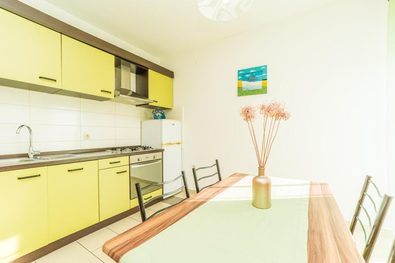 Apartments Matilda Sukošan エクステリア 写真